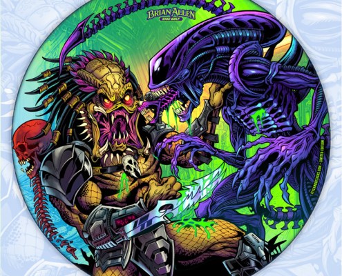 Illustration of Alien and Predator fighting each other on a disc golf disc